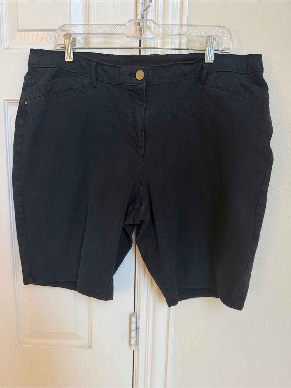 Chico’s Bermuda Shorts in Black Sz 3 (16)